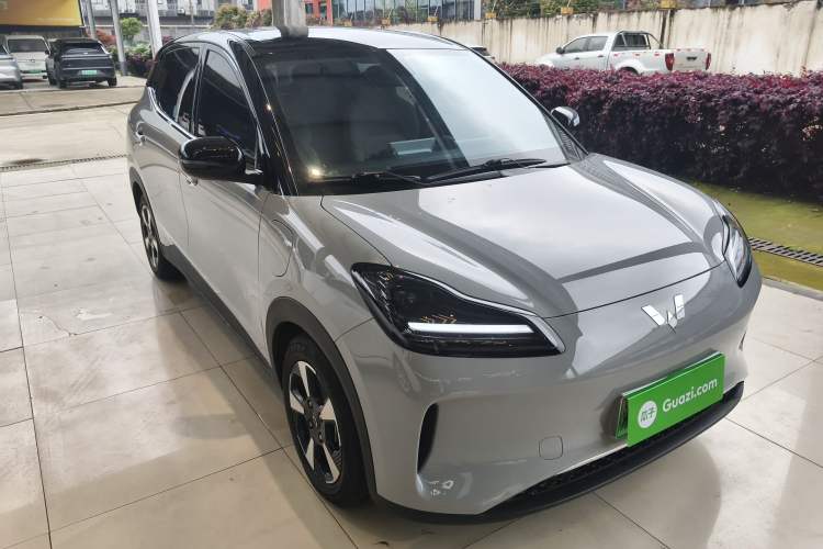 Used Wuling Bingo PLUS 2024 330 km Range Five-Seater Version Front Right 45 Deg