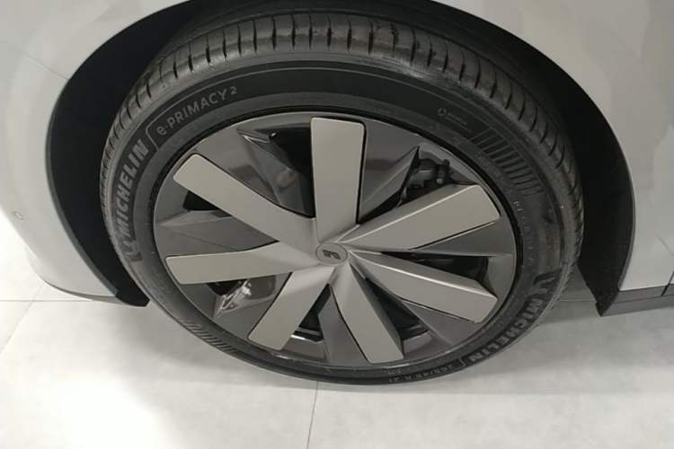 Used Li Auto i8 2025 Model Standard Version
