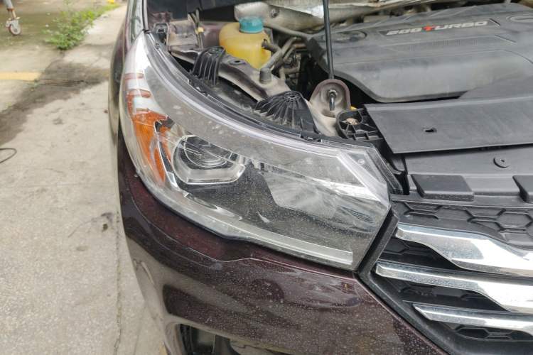 Used GAC Trumpchi GS4 2015 200T Manual Elite Edition Right Front Headlight