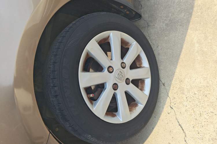 Used Baojun 630 2013 1.5L manual standard version
