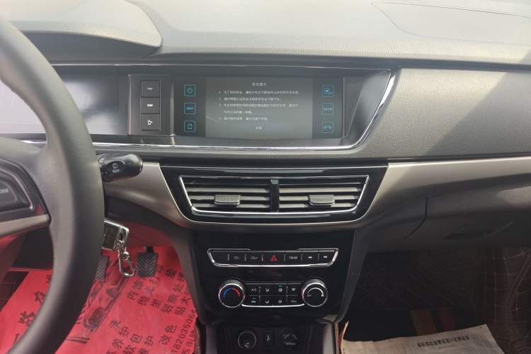 Used CHANGAN KAICHENG Oushang A600 2016 1.5L Manual Luxury 7-Seater Audio And AC Panel