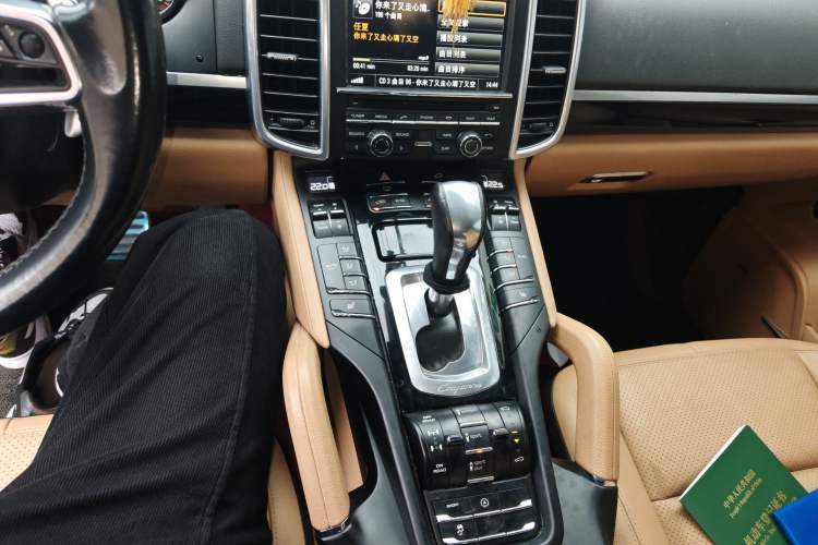 Used Porsche Cayenne 2015 Cayenne 3.0T Audio And AC Panel