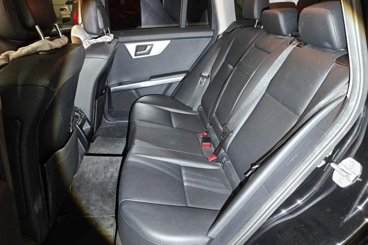 Used Mercedes-Benz GLK-Class 2013 GLK 300 4MATIC Dynamic Sunroof Model