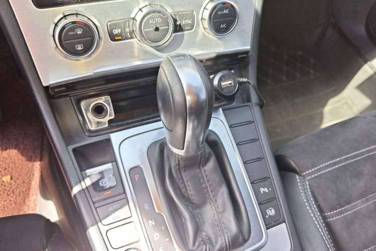 Used Volkswagen FAW-Volkswagen CC 2015 2.0 TSI Luxury Model
