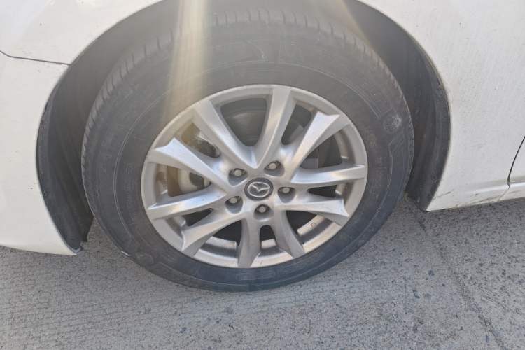 Used Mazda Mazda 3 Axela 2014 Sedan 1.5L Automatic Luxury Model