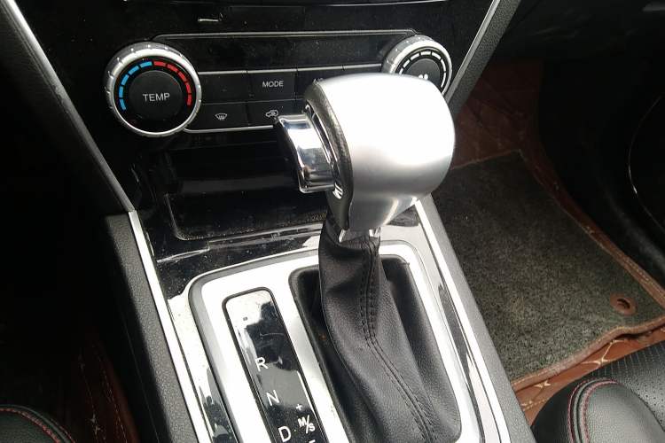 Used Leopaard CS10 2017 2.0T Automatic Urban Version Gear Lever