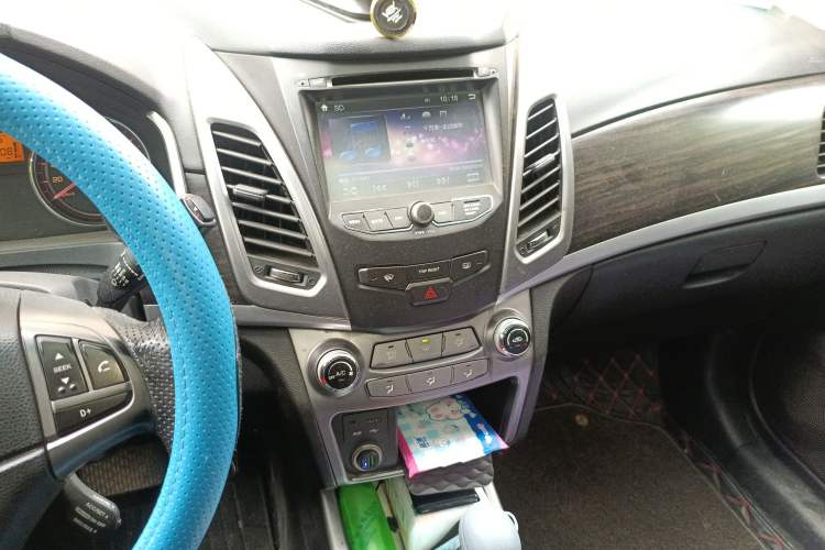 Used SsangYong Korando 2013 2.0L Gasoline Two-Wheel Drive Automatic Elite Edition Audio And AC Panel