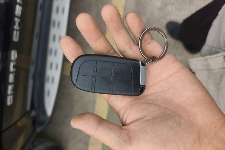 Used Jeep Grand Cherokee 2015 3.0L Elite Navigation Edition Vehicle Key