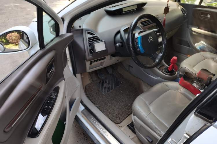 Used Citroen C-Triomphe 2006 2.0L Manual Luxury Version Driver Seat