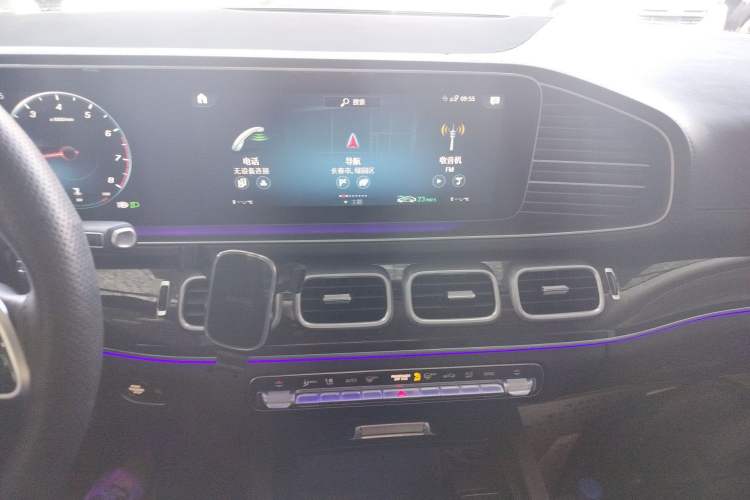 Used Mercedes-Benz GLE 2022 GLE 350 4MATIC Stylish Model Audio And AC Panel