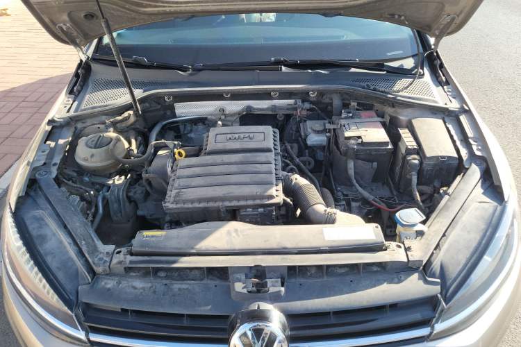 Used Volkswagen Golf 2018 1.6L Automatic Fashion Model