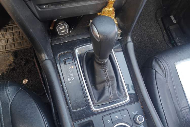 Used Mazda 3 Axela 2017 Sedan 1.5L Automatic Luxury Model Emission Standard China V