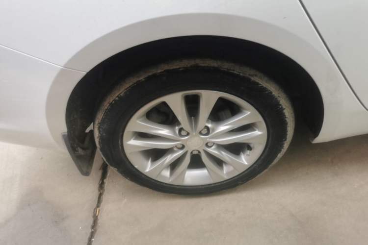 Used Buick Verano 2019 Sedan 20T Dual-Clutch Leading Model
