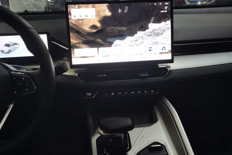 Used Geely Auto Preface 2025 Dongfang Yao 1.5TD Fuyao Edition