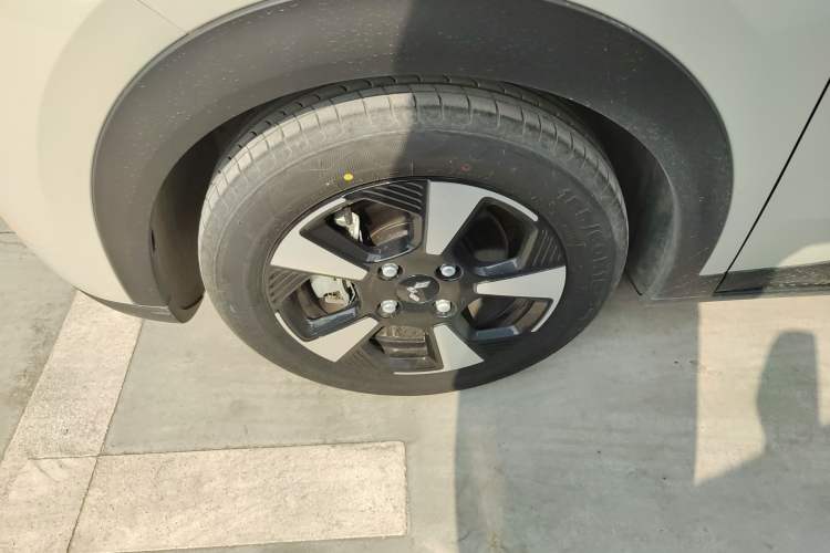 Used Wuling Bingo PLUS 2024 330 km Range Five-Seater Version