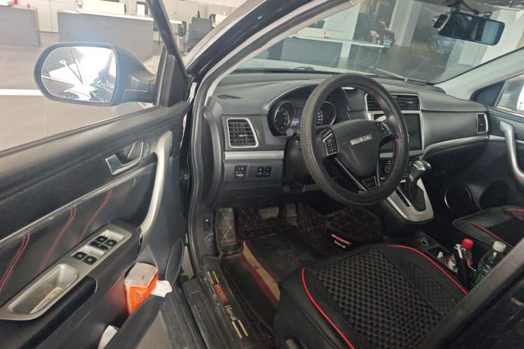 Used Haval M6 2019 1.5T DCT Two-Wheel Drive Elite Version China V Standard Driver Seat