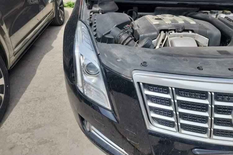 Used Cadillac XTS 2013 28T Luxury Model