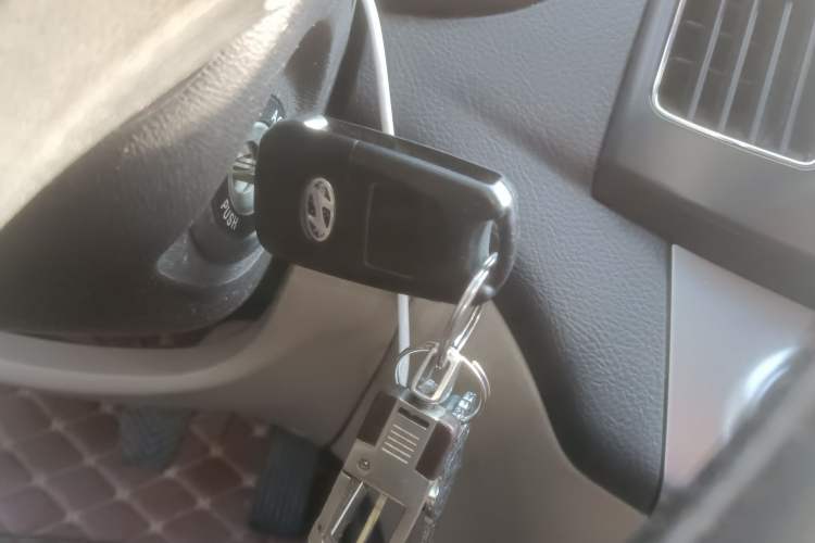 Used Hyundai Celesta 2011 1.6L Manual Comfort Edition
