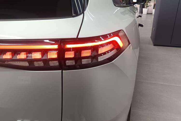 Used Dongfeng eπ eπ008 2025 210 Ultra Range-Extended Version 5 Seats Right Rear Taillight