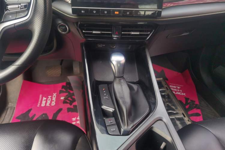 Used Roewe i5 2021 1.5L CVT Diamond Edition Gear Lever