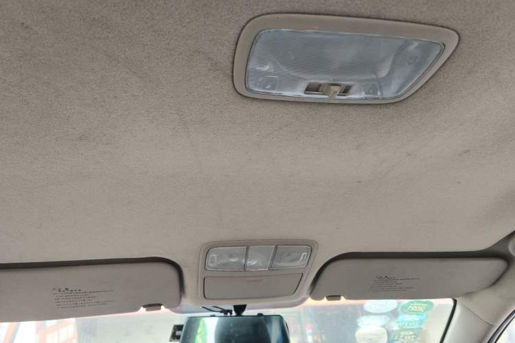 Used Hyundai Celesta 2015 1.6L Manual Comfort Model
