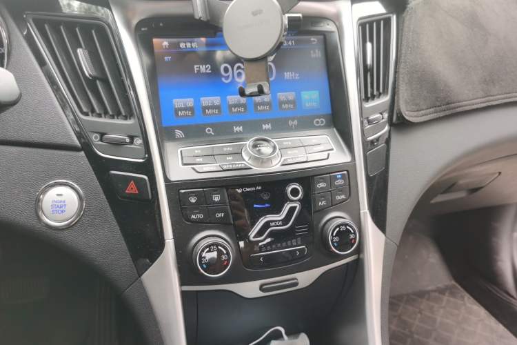 Used Hyundai Sonata 2013 2.0L Automatic Luxury Edition
