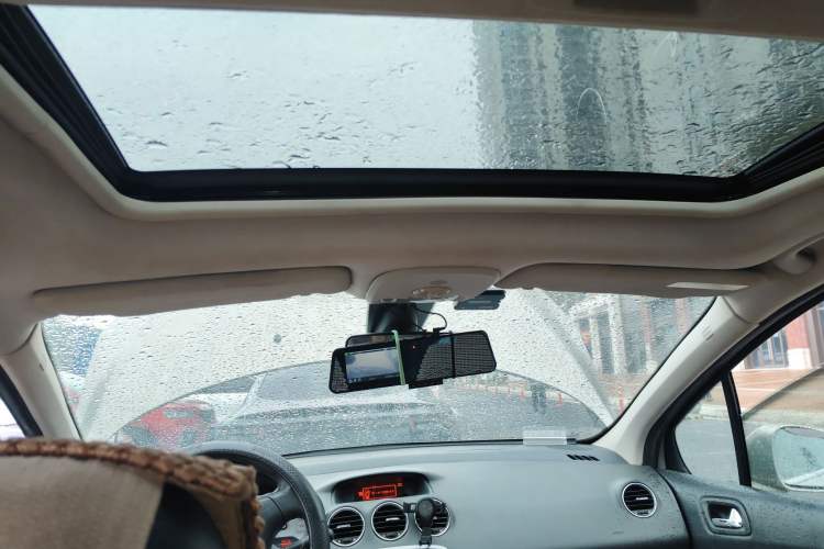 Used Peugeot 408 2011 2.0L Manual Luxury Edition