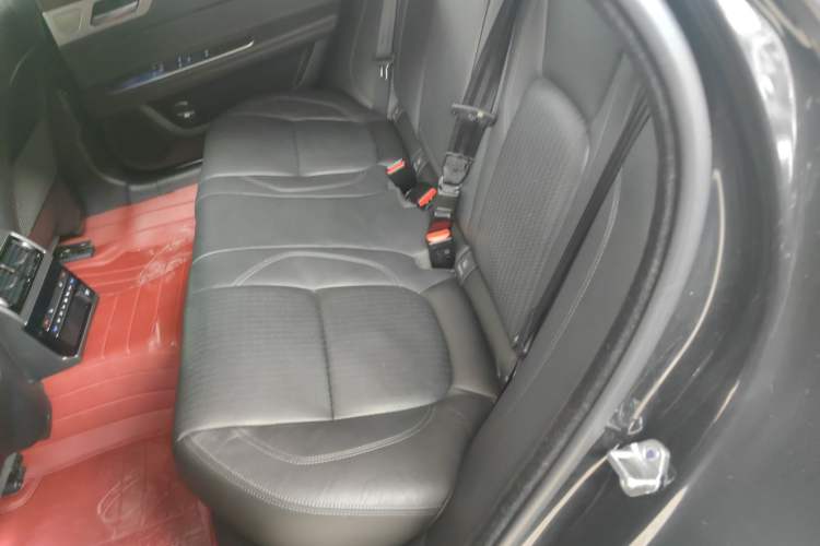 Used Jaguar XFL 2019 XFL 2.0T 250 PS Two-Wheel-Drive Luxury Edition Left Rear Seat