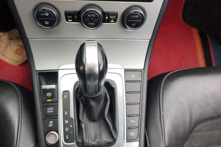 Used Volkswagen Magotan 2015 Revised 1.8TSI Prestige Version
