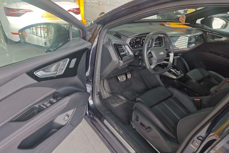 Used Audi Q4 e-tron 2024 50 e-tron quattro Creation Edition Midnight
