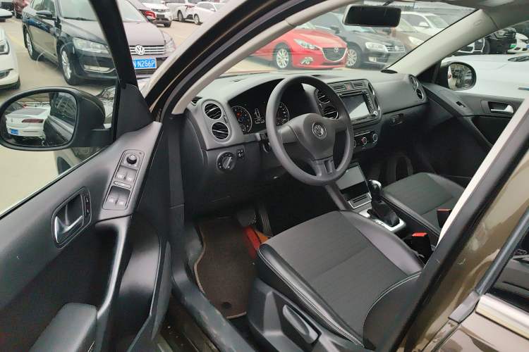 Used Volkswagen Tiguan L 2016 300TSI Automatic Two-Wheel Drive Trend Edition