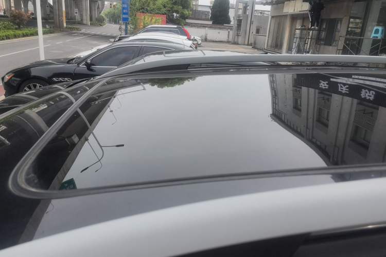 Used Zotye Domy X5 2017 Upgraded Model 1.5T Manual Luxury Edition Roof