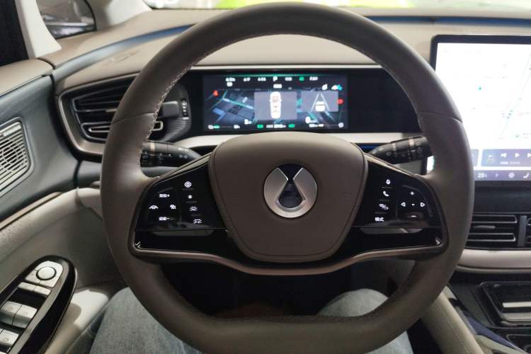 Used Denza D9 2022 DM-i 970 Four-Wheel Drive Flagship Model
