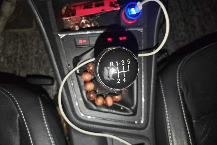 Used Volkswagen Lavida 2015 1.6L Manual Comfort Edition Gear Lever