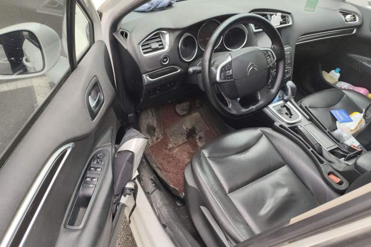 Used Citroen C4L 2013 1.8L Automatic Jingzhi Edition Driver Seat
