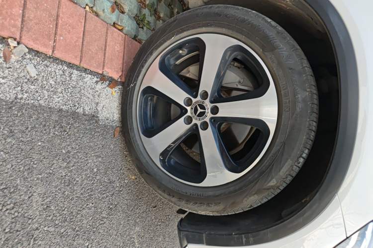 Used Mercedes-Benz GLC 2019 Facelift GLC 260 L 4MATIC Luxury Model