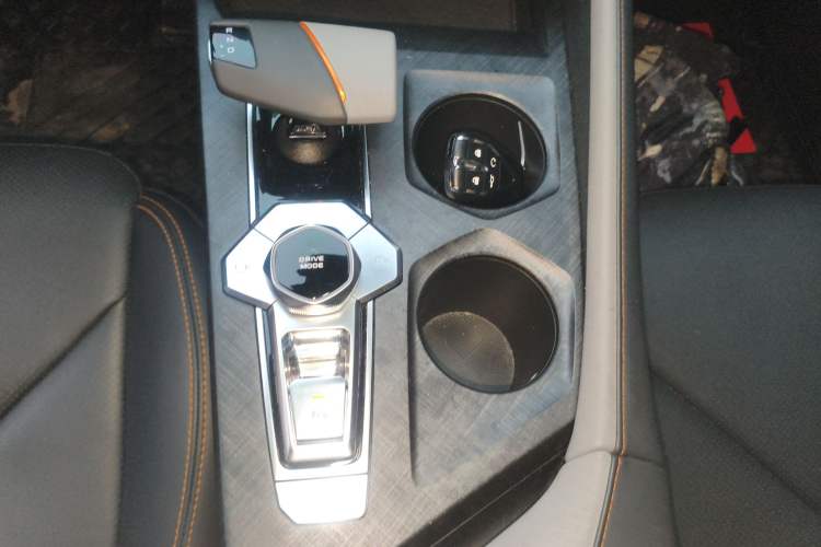 Used Changan UNI-V 2022 1.5T Prestige Version