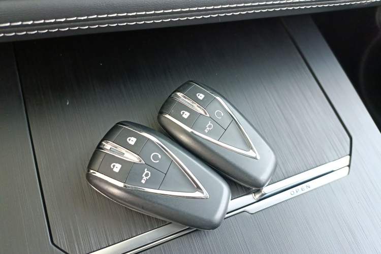 Used Changan UNI-K 2024 2.0T Two-Wheel Drive Global Edition