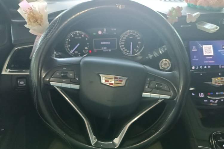 Ojetý Cadillac XT6 2020 28T Six-Seater Four-Wheel-Drive Luxury Version