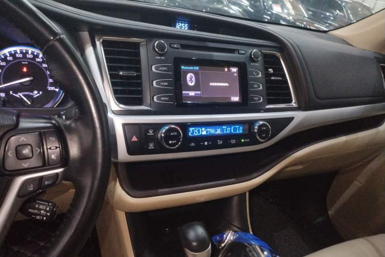 Used Toyota Highlander 2018 2.0T Four-Wheel Drive Luxury Edition 7 Seats China V Emission Standard