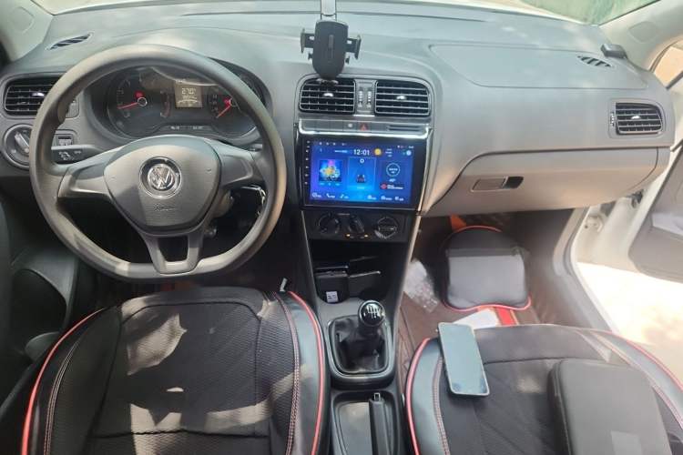 Used Volkswagen Polo 2016 1.4L Manual Fashion Model