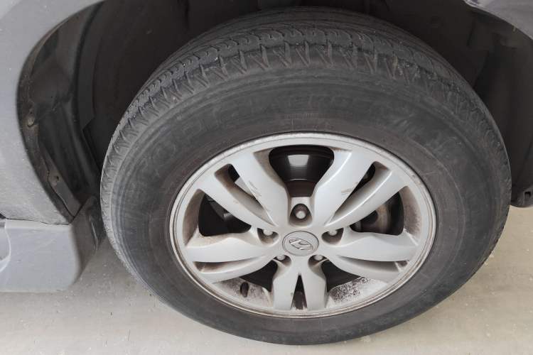 Used Hyundai Tucson 2009 2.0L Automatic Two-Wheel Drive with Sunroof