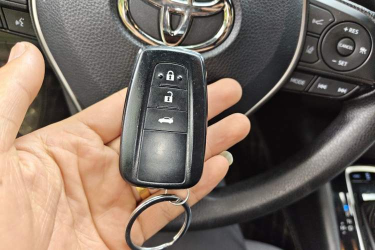 Used Toyota Levin 2019 185T CVT Luxury Edition China VI Standard Vehicle Key