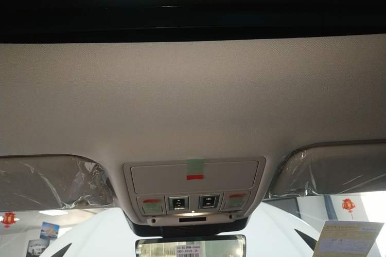 Used Land Rover Range Rover Evoque 2026 Model Range Rover Velar L SE
