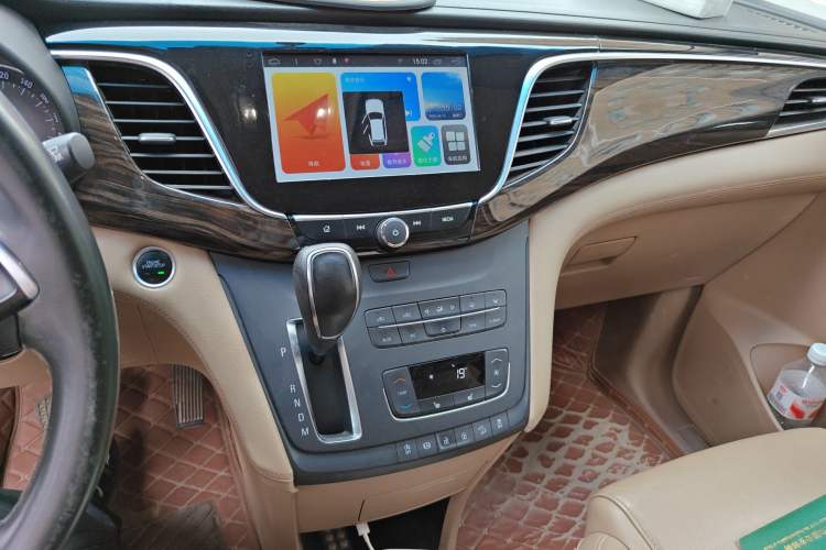 Used Buick GL8 2017 ES 28T Premium Version China V Standard Audio And AC Panel