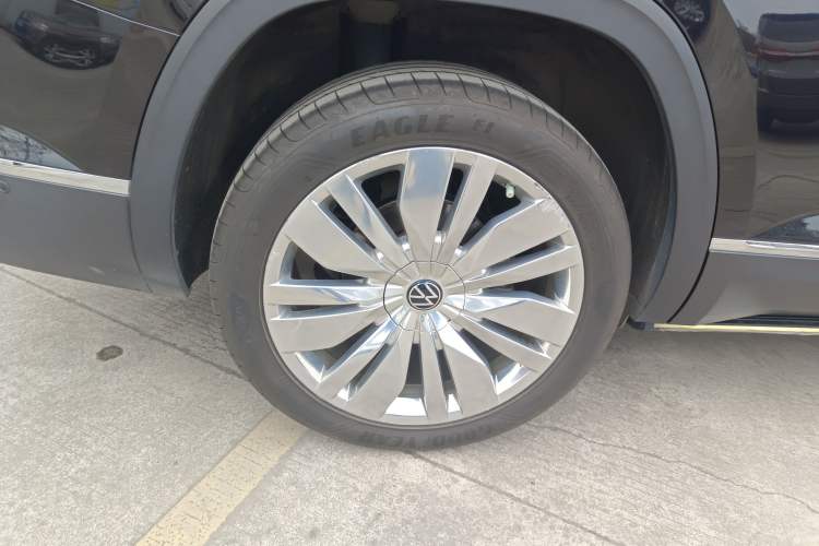 Used Volkswagen Teramont 2021 380TSI Four-Wheel Drive Prestige Flagship Edition Right Rear Wheel Hub