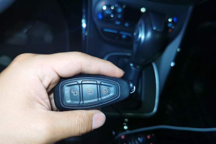 Used Ford Kuga 2015 2.0L GTDi Four-Wheel-Drive Sport Model