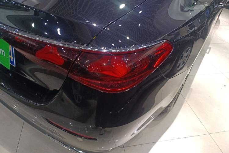 Used Mercedes-Benz E-Class 2025 E 300 L Luxury Model Right Rear Taillight