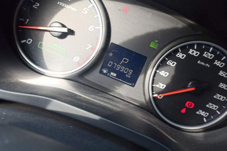 Used Mitsubishi Outlander 2018 2.0L Two-Wheel Drive Glory Edition 5 Seats