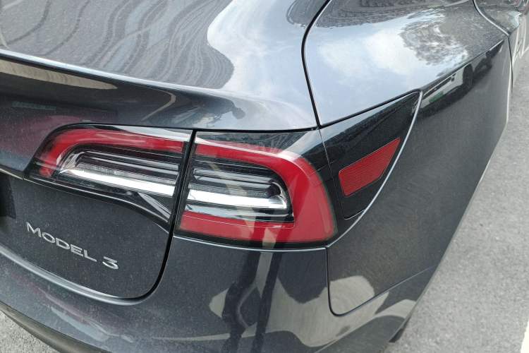 Used Tesla Model 3 2019 Standard Range Rear-Drive Upgraded Version Right Rear Taillight